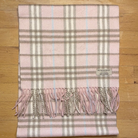 Burberry | 100% Cashmere Scarf